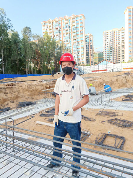 东方市第二幼儿园项目复工12名工人戴口罩返岗