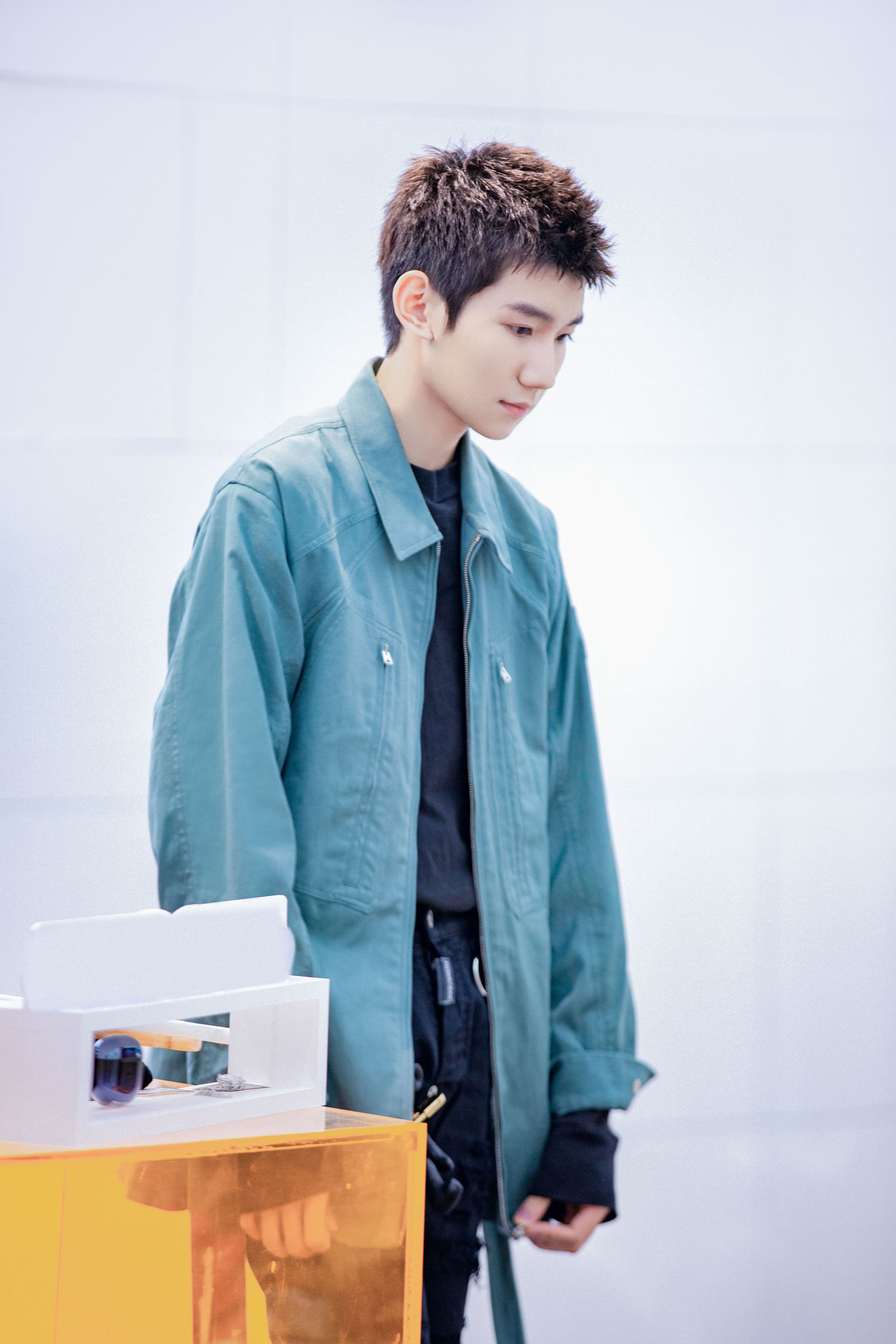 潮流合伙人王源即将上线一起来过情人节