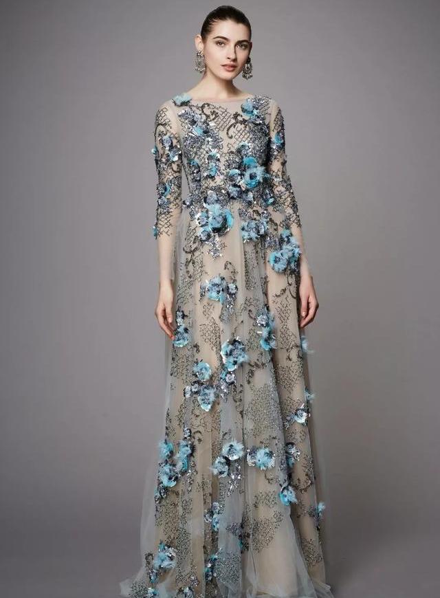 高定刺绣礼服,黑色的显气质,蓝色的沉稳大方,最爱白色那套