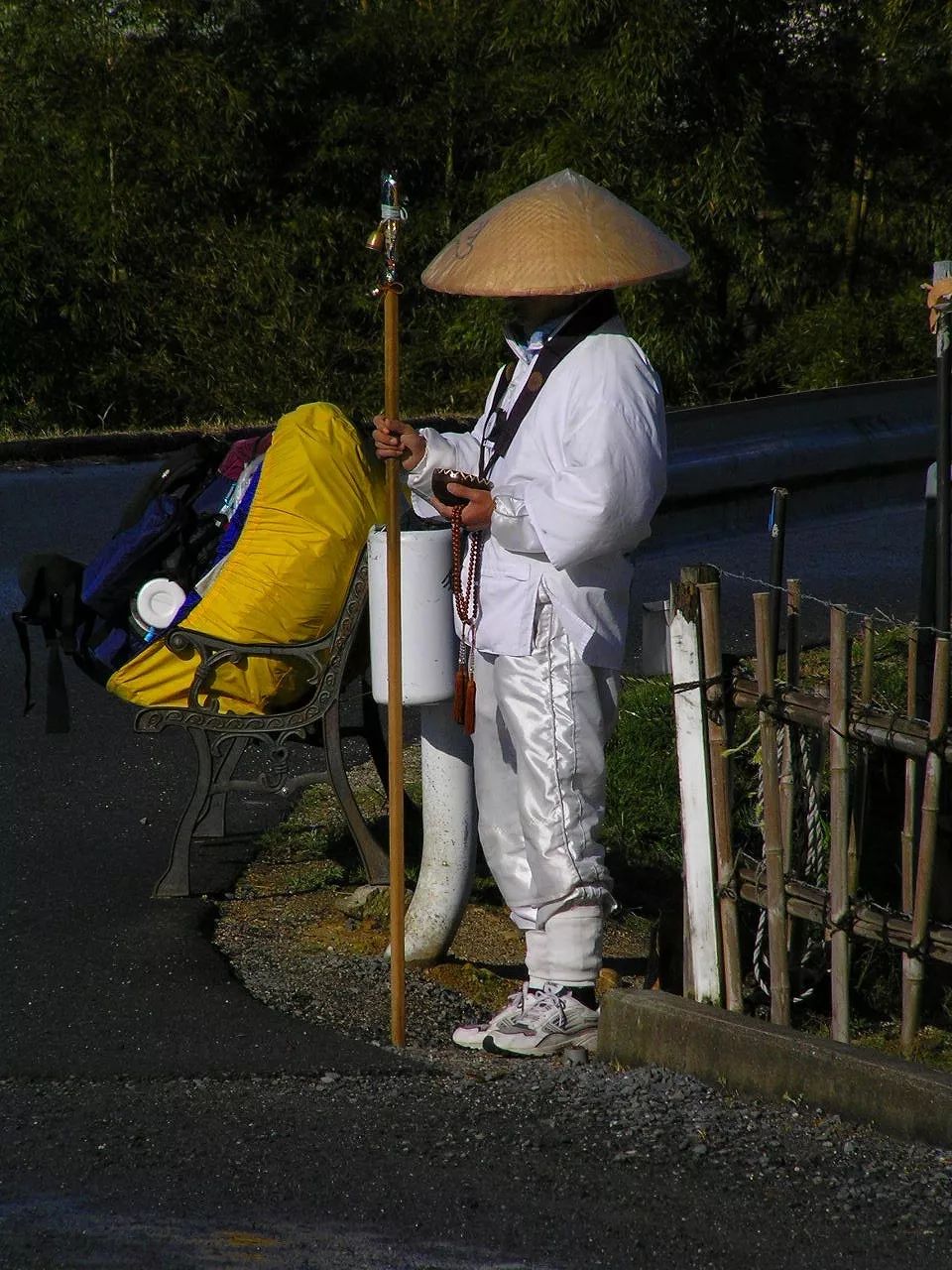 何欢欢坊主的慈悲与施主的喜舍日本托钵僧的修行艺术