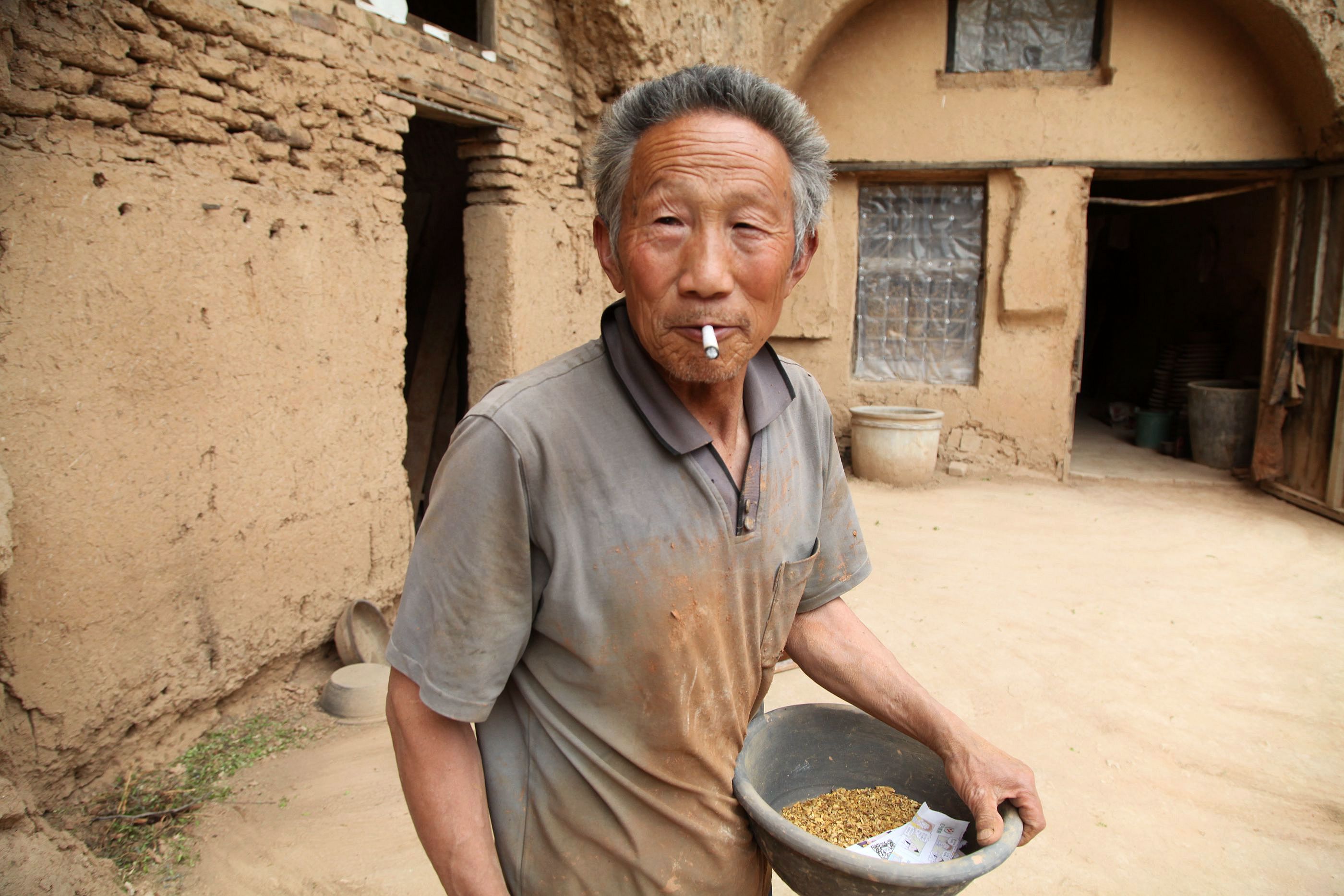 原创河南7旬老人隐居山西大山,30年只做1种上门生意供应求,啥情况