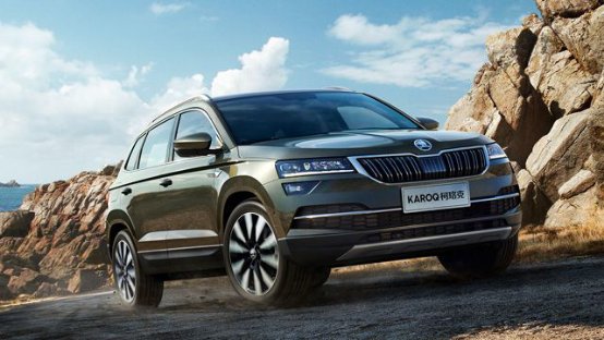 当前在售的车型为2019款,外观上,斯科拉标志性的黑色进气格栅中网具有