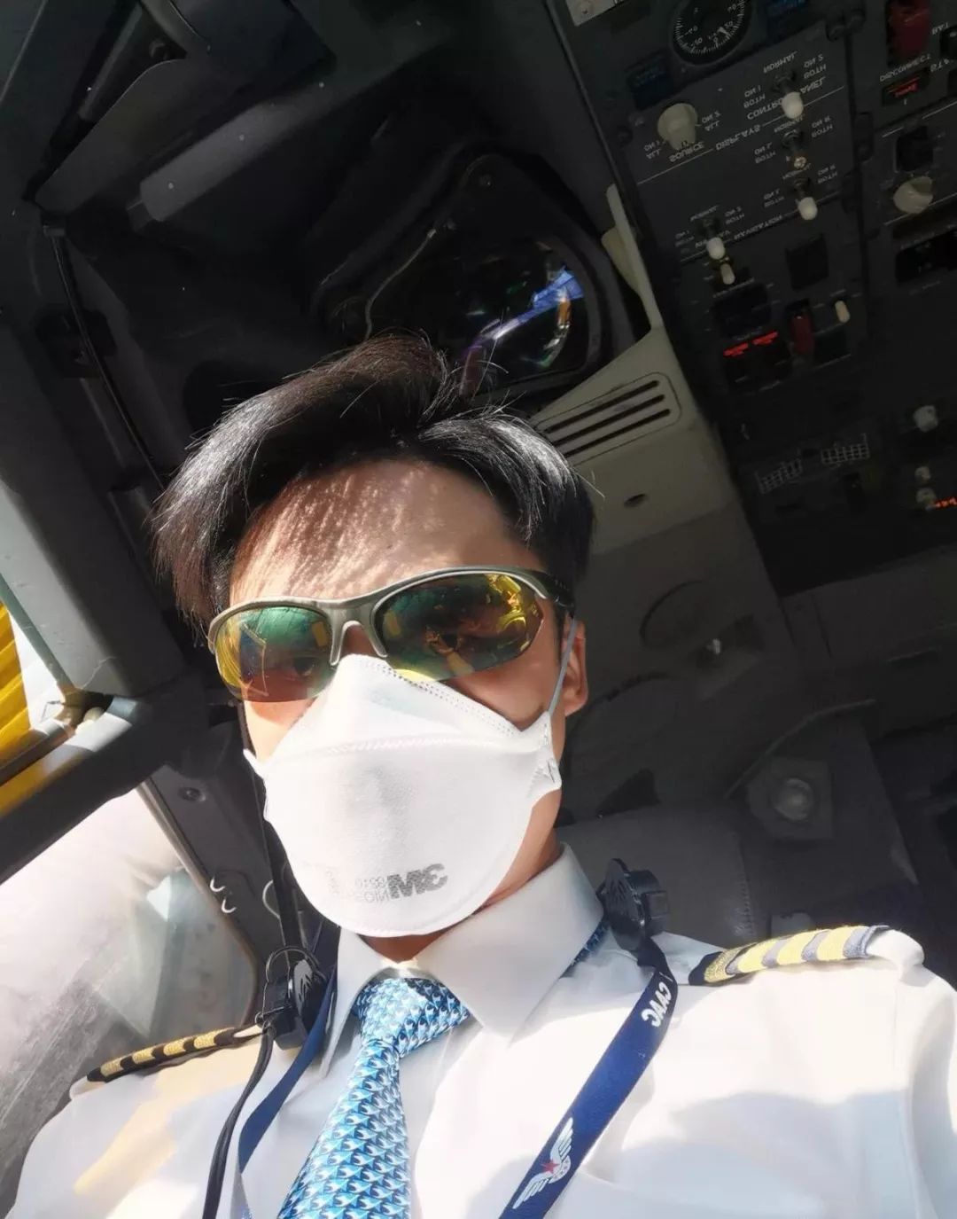 战"疫"中的长汀人丨上阵父子兵 联手抗疫情 这防疫专家和厦航机长的战