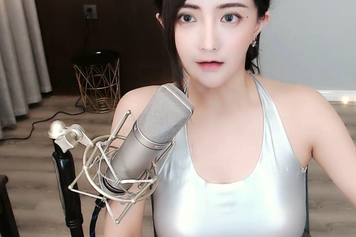 游戏主播古阿扎出事情,因7位数见面费被攻击,解释无用后删微博