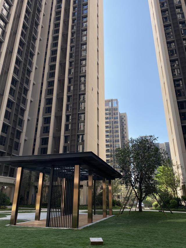 南沙金州地铁盘5米高复式现楼公寓星河湾区壹号3773方在售