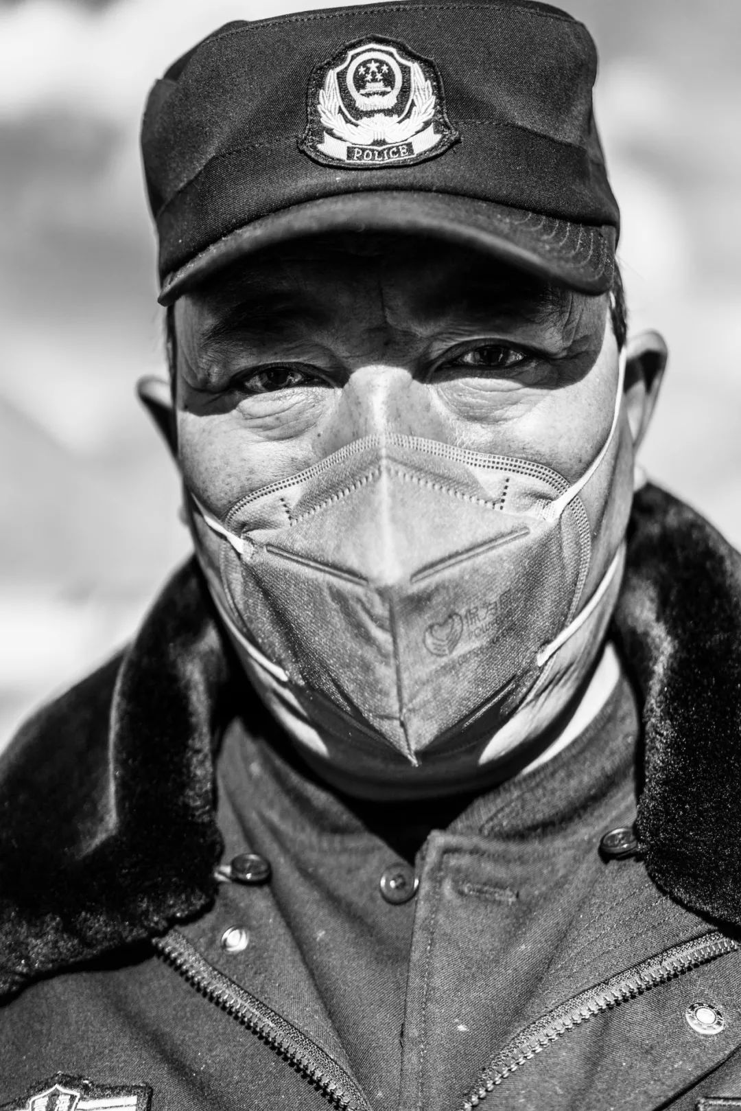 抗击疫情下的70张警察面孔