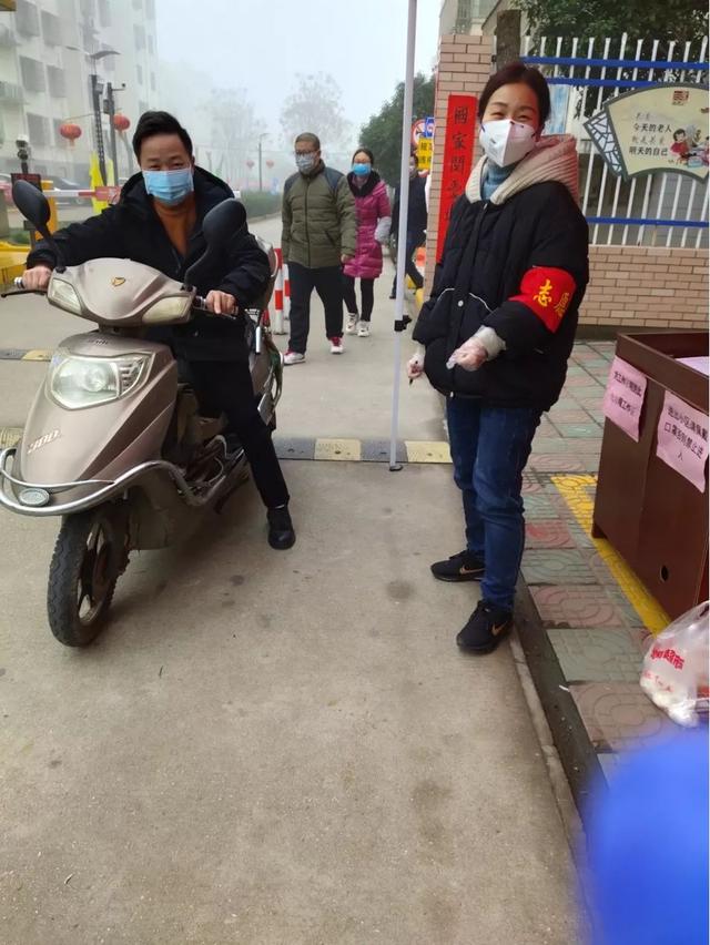 自南渡镇全面开展抗疫阻击战以来,全体上下万众一心,众志成城,奋战在