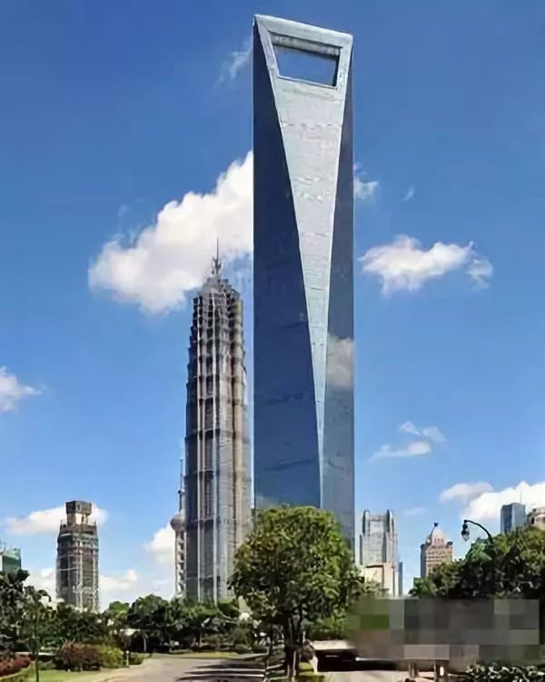 超大号"啤酒开瓶器"上海环球金融中心这里被称为"秋裤"苏州东方之门