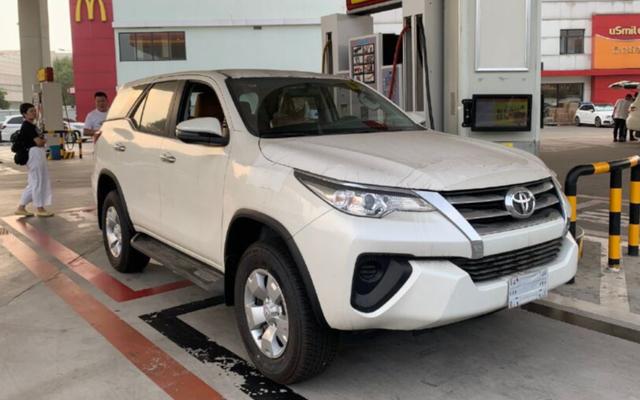 2020款丰田奔跑者提车落地价与途观看齐配普拉多动力四驱