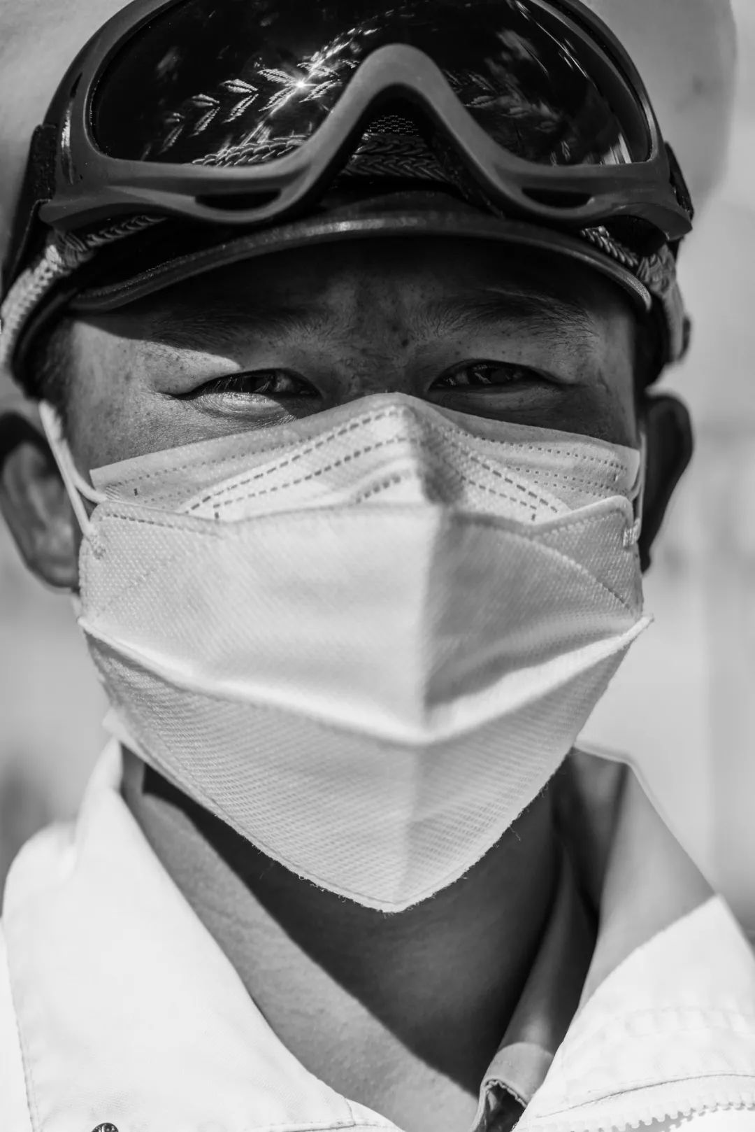 抗击疫情下的70张警察面孔