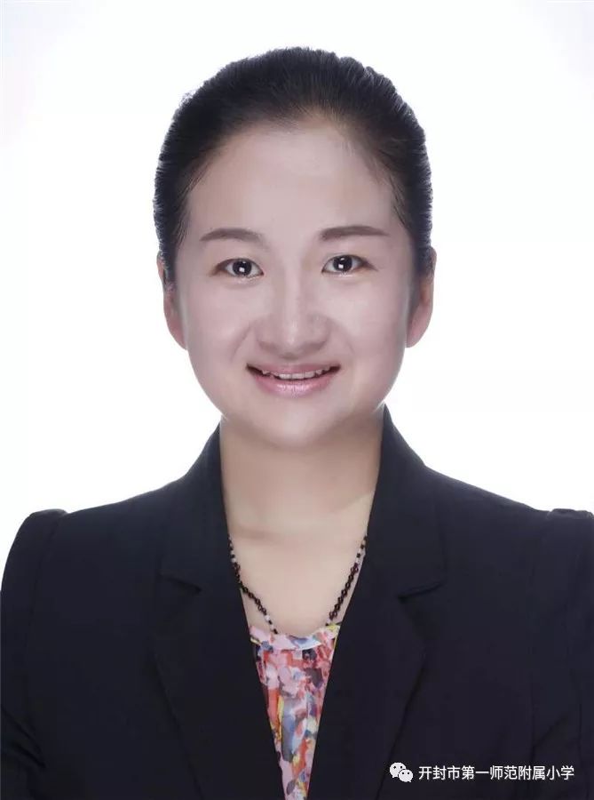 停课不停学学校抗疫英雄在行动开封市一师附小空中课堂直播教师的风采