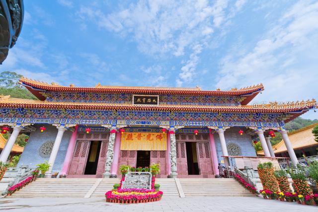 华南现代第一大寺获中国佛教协会原会长题名广西众僧在此受戒