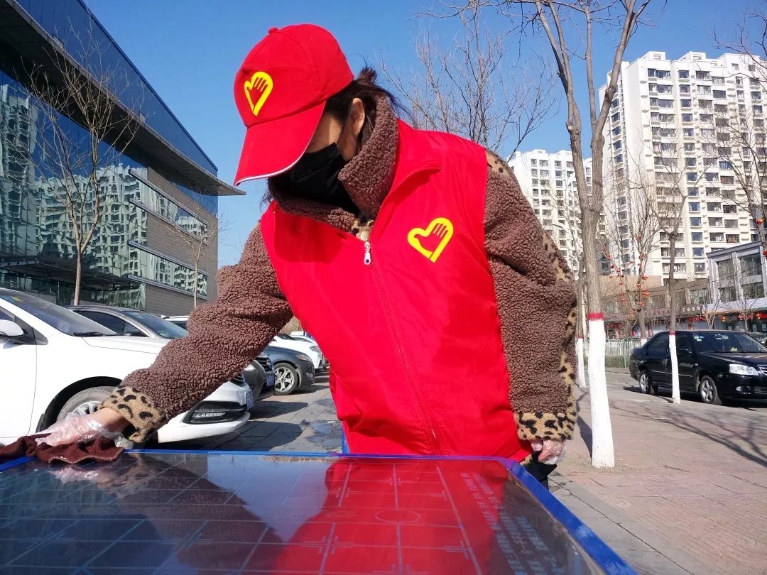 来自抗击疫情一线的报道青春的使命左权青年志愿者防疫消毒突击队奋战