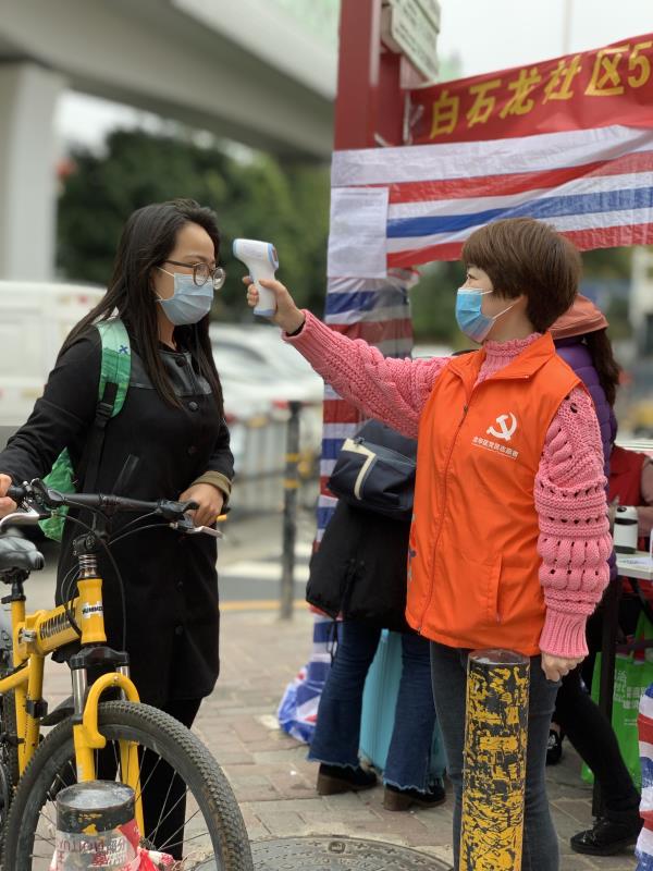 期,我必须留下来":他们"疫"鼓作气,当好社区的"好帮手"社区是抗疫一线