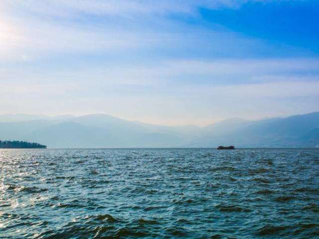 这片汪洋大海,就是现在的邛海.