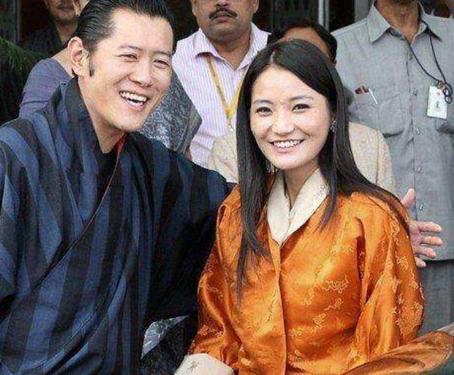 原创29岁不丹王后太任性国王演讲时打瞌睡仗着宠爱无人敢提醒