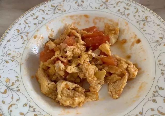 5口之家19天没出门,早餐4菜1汤晒朋友圈,朋友:太寒酸了