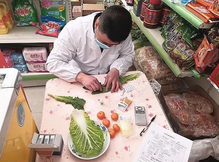 抗"疫"先锋—康县大南峪食药监所所长薛俊龙
