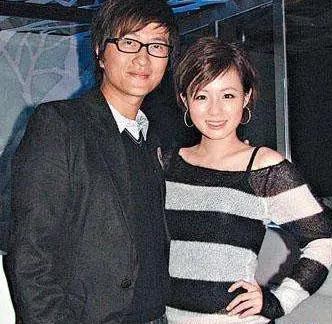 在和吕晶晶分手之后,林韦辰火速开展下一段恋情,将这种"只恋爱不结婚"