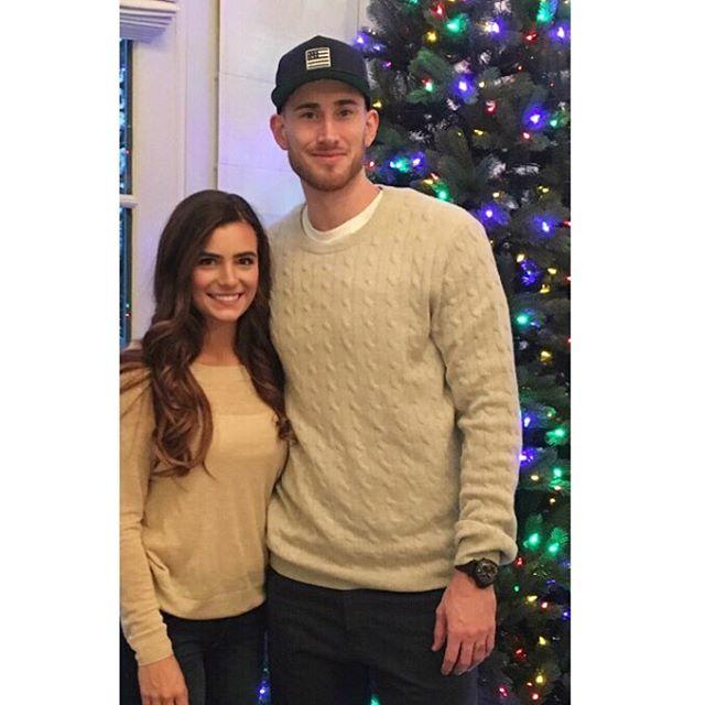 老婆漂亮女儿超萌,海沃德真乃人生赢家.