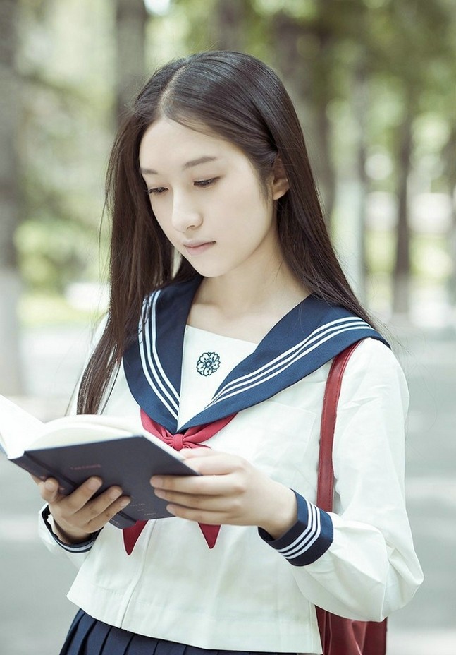 清秀素颜学生妹唯美校园生活小清新写真