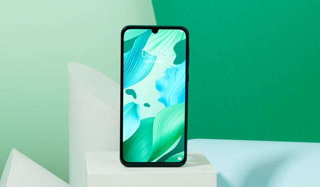 配备3200万摄像头的华为nova5,美颜自拍遇上对手_vivo