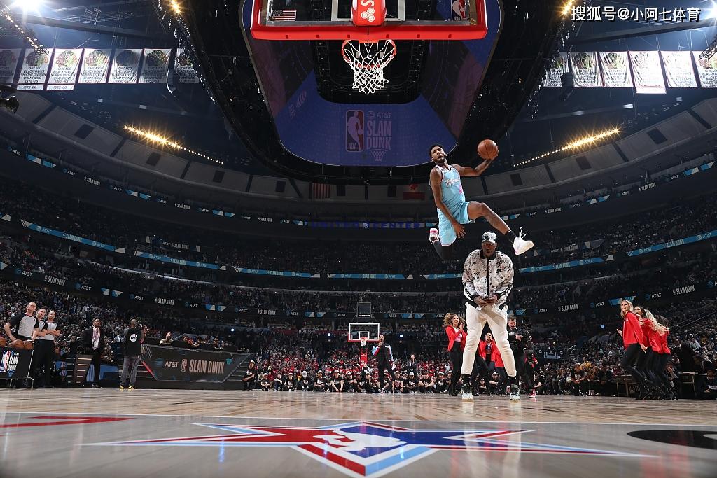 琼斯决赛4扣皆超神 双加时战胜戈登加冕扣篮王