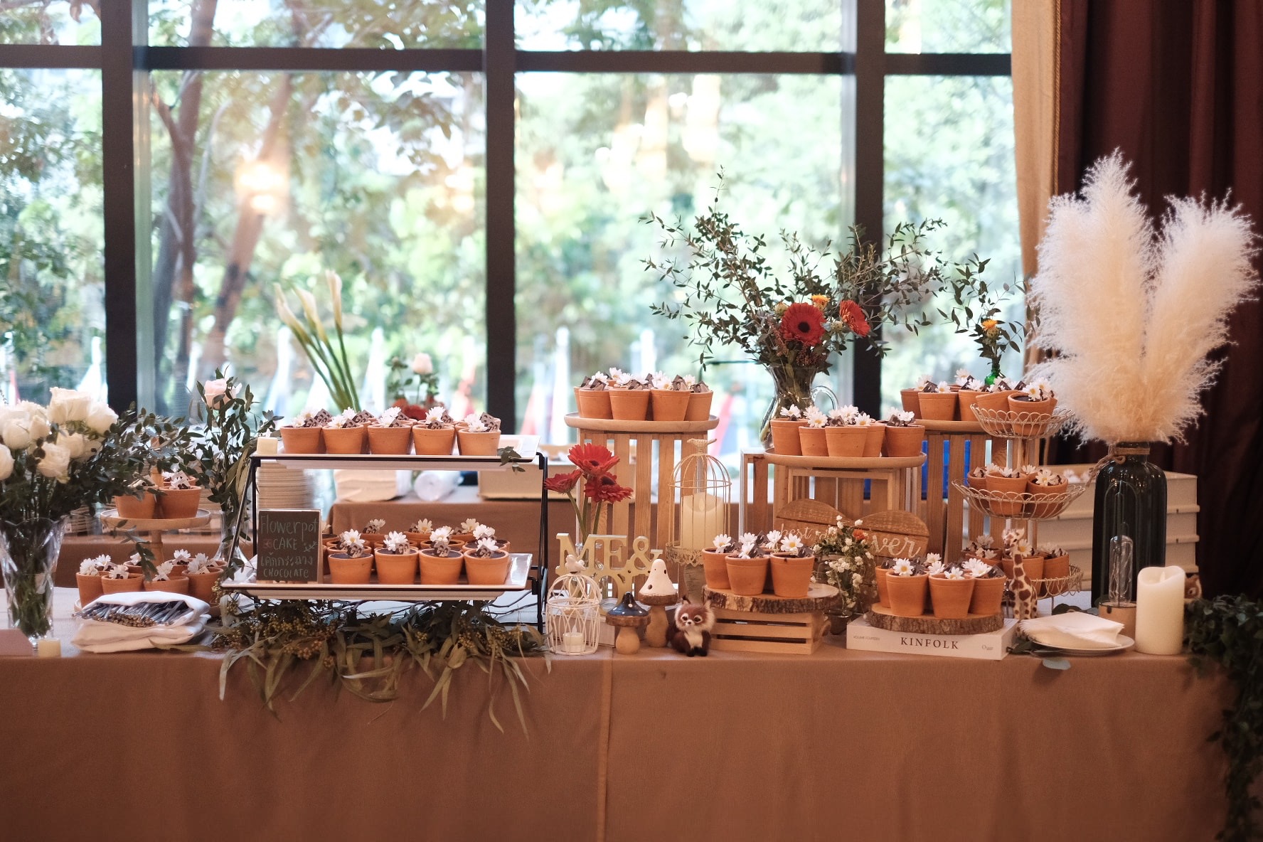 甜品台的方式有很多种,植物盆栽的甜品台更不容错过