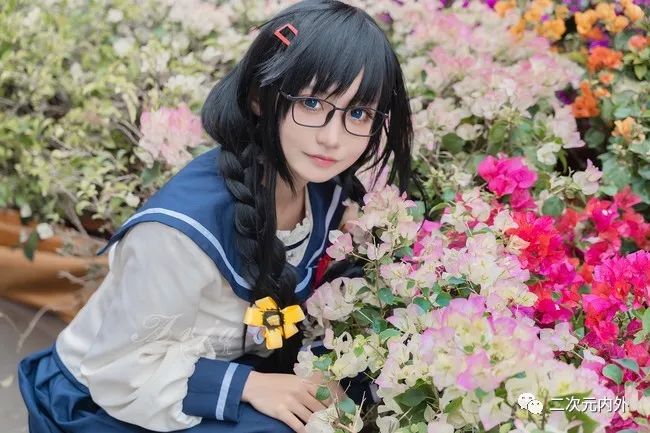 三色院堇子萌萌眼镜娘