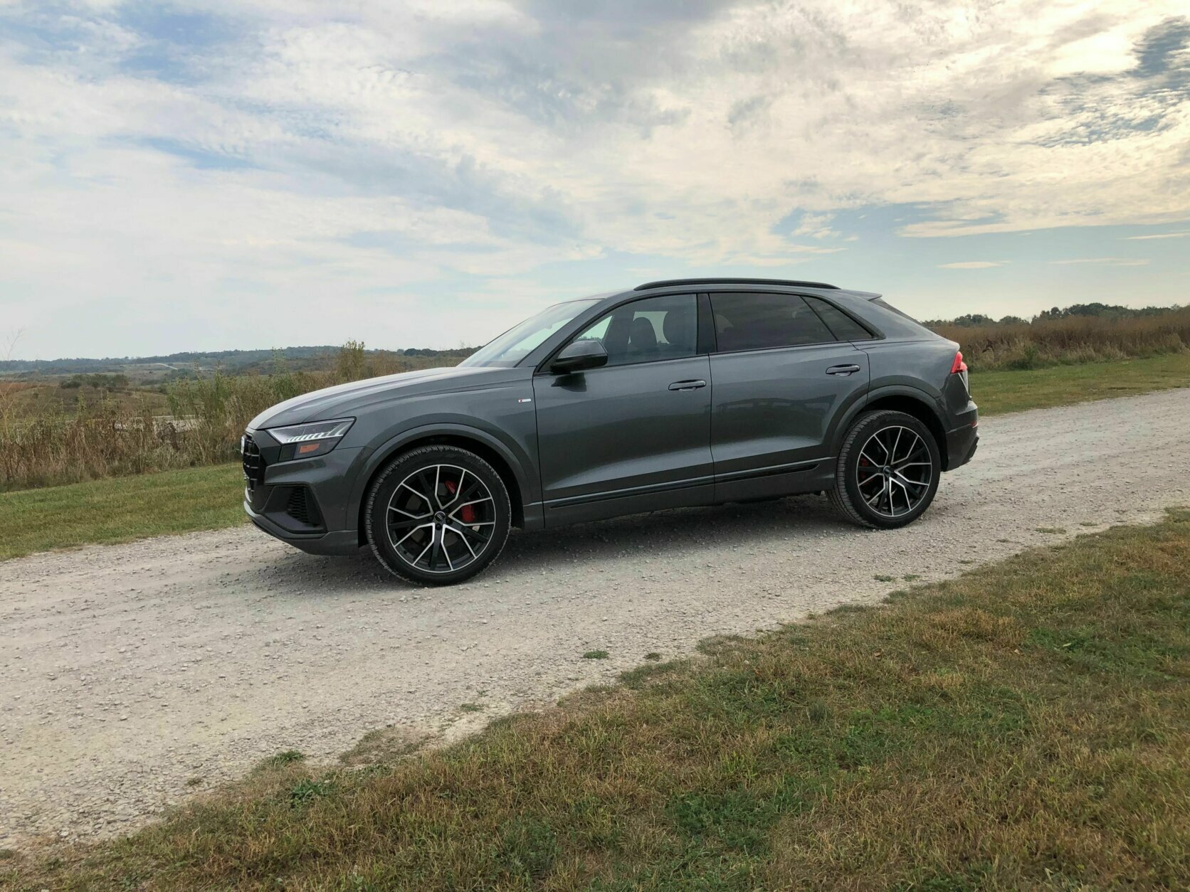 只有五座的豪华轿跑suv2020款奥迪q8运动版