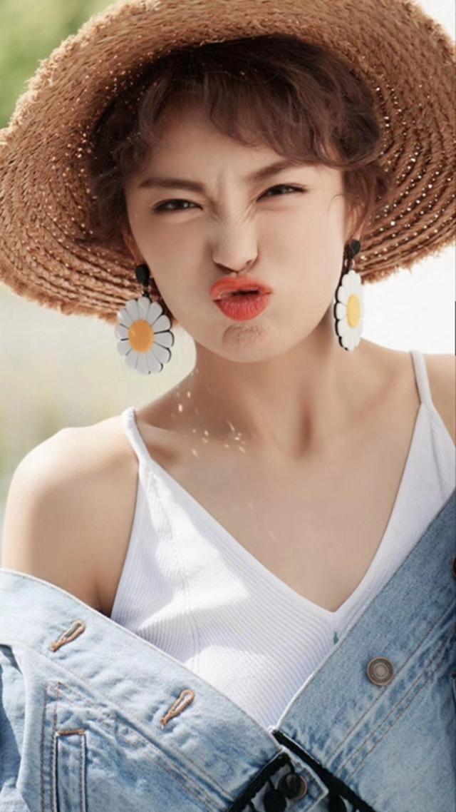 女神种丹妮,笑容清甜,眼睛有神,天使般的容颜