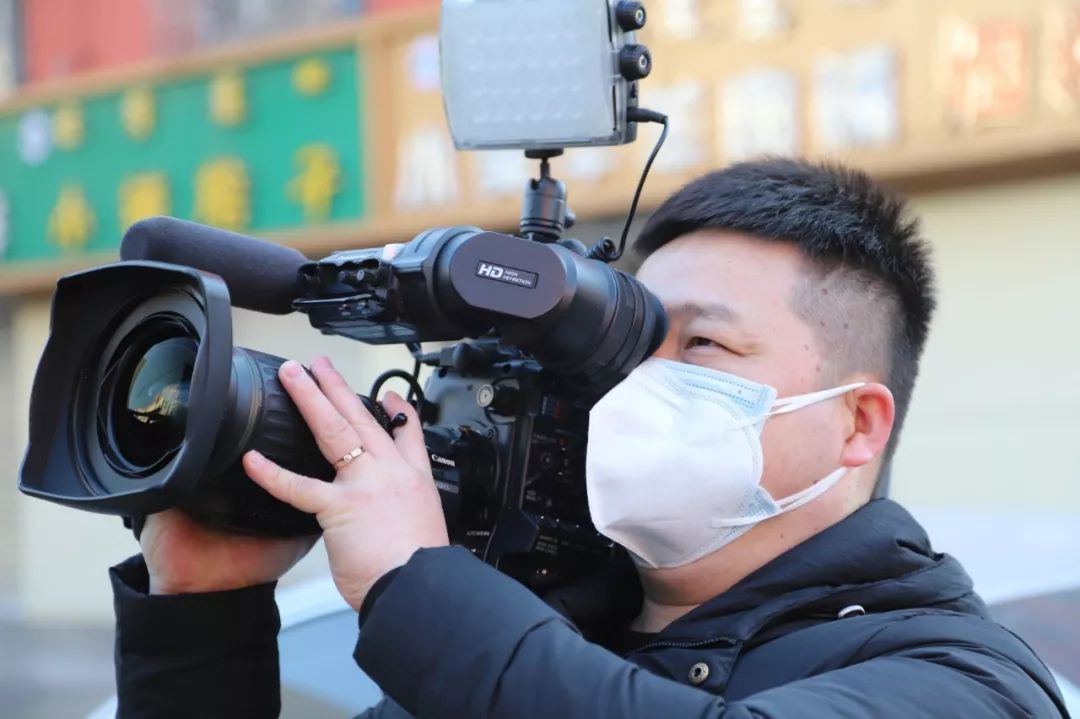 疫情面前,记者也是"战士"!我们在一起!