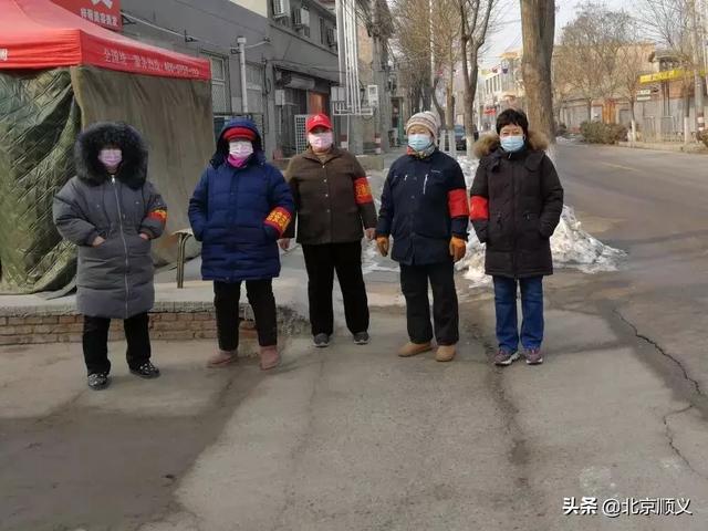 永青村张辛村北桃园村南桃园村苏庄村头二营村消毒防控,她们是"紫光灯