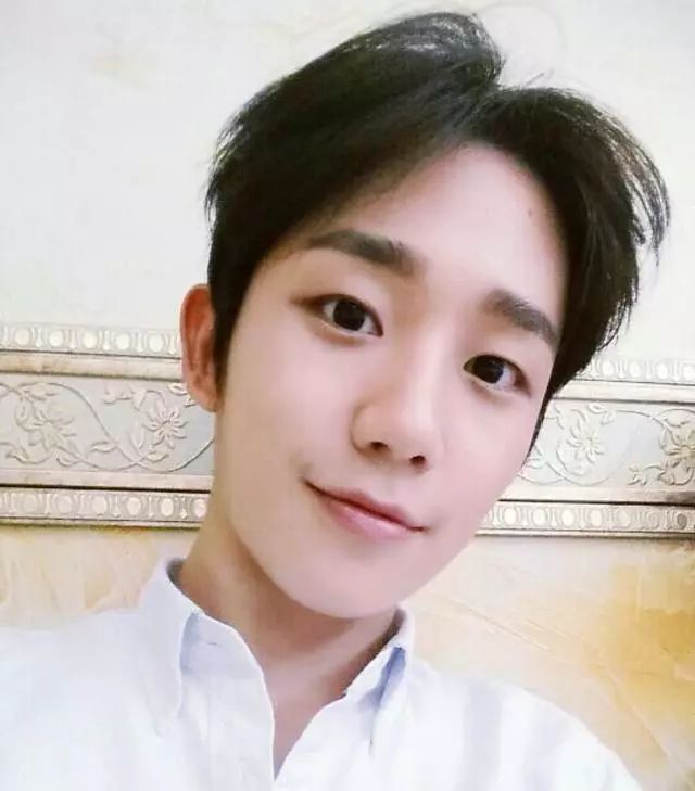 小奶狗丁海寅最全ins私照合辑快收藏