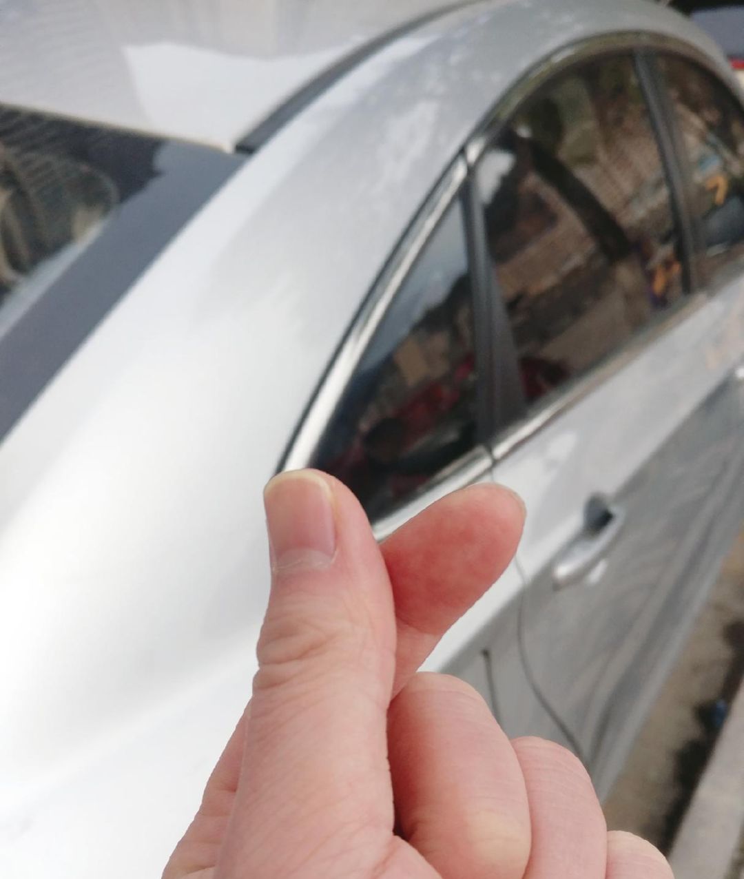 (后视镜中关切的目光)恭喜你成功引起了师傅的注意!这份"心"意,满分!