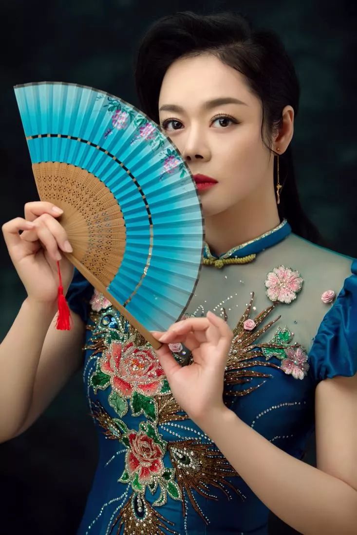 《刘婕硕士独唱音乐会》和《芳华无限～刘婕硕士独唱音乐会》两场个人