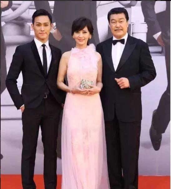 香港星二代沈月被称为最美二代毛舜筠女儿可爱秀气