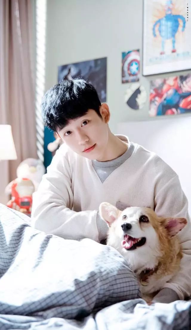 小奶狗丁海寅最全ins私照合辑快收藏