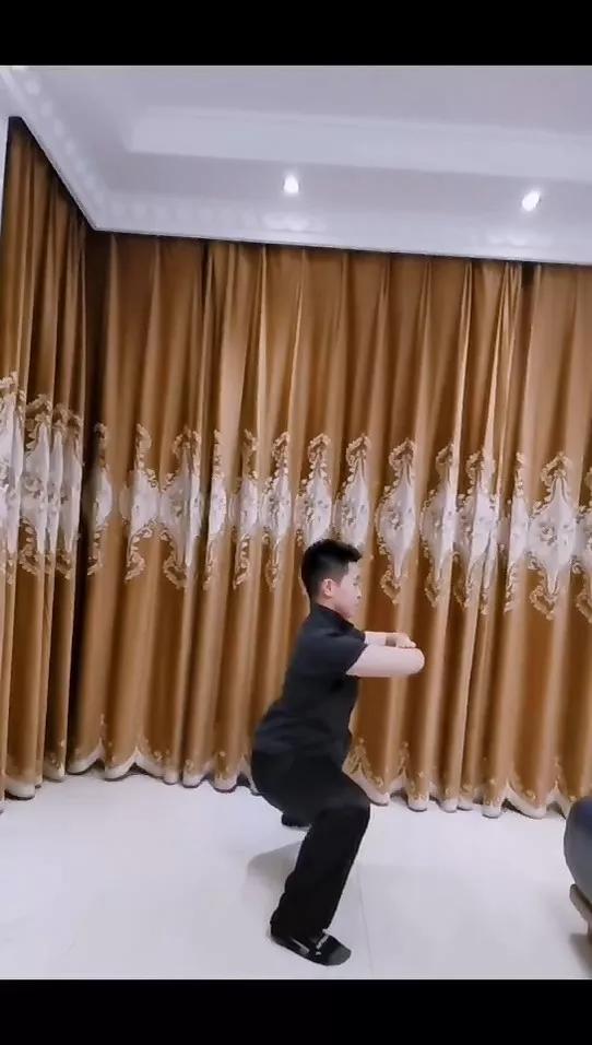 蜜啦奇家庭武术趣味课堂②嘿哈马步扎起来