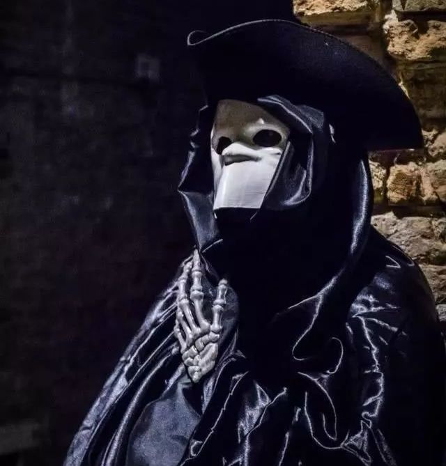 世界最早的医用n95口罩居然是鸟人造型