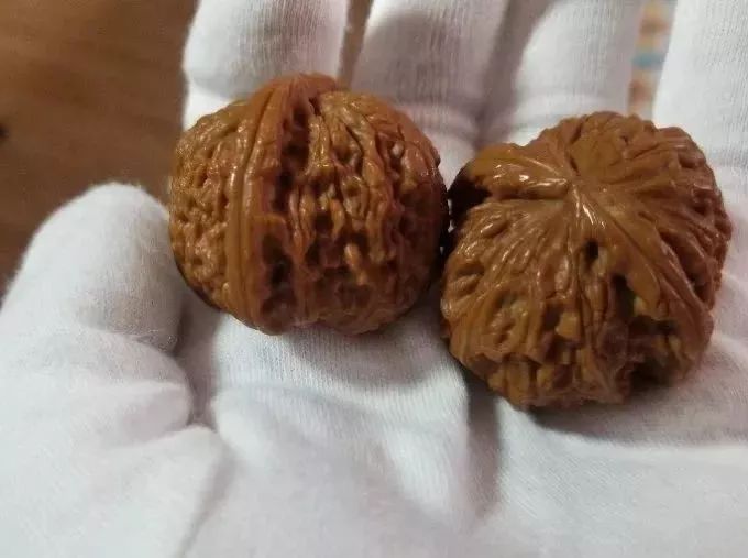 于谦拿出文玩核桃说出这番话后网友纷纷点赞