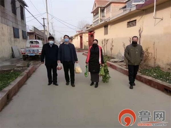 党旗下的战疫滕州善南街道王开一居第一书记王延平靠前担当防疫在一线