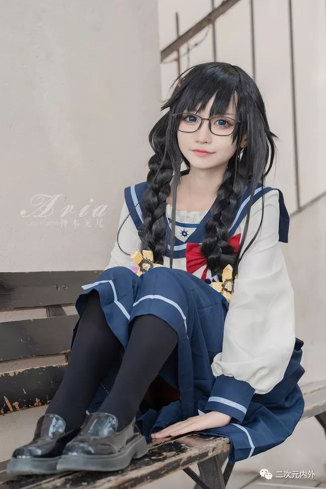 三色院堇子萌萌眼镜娘