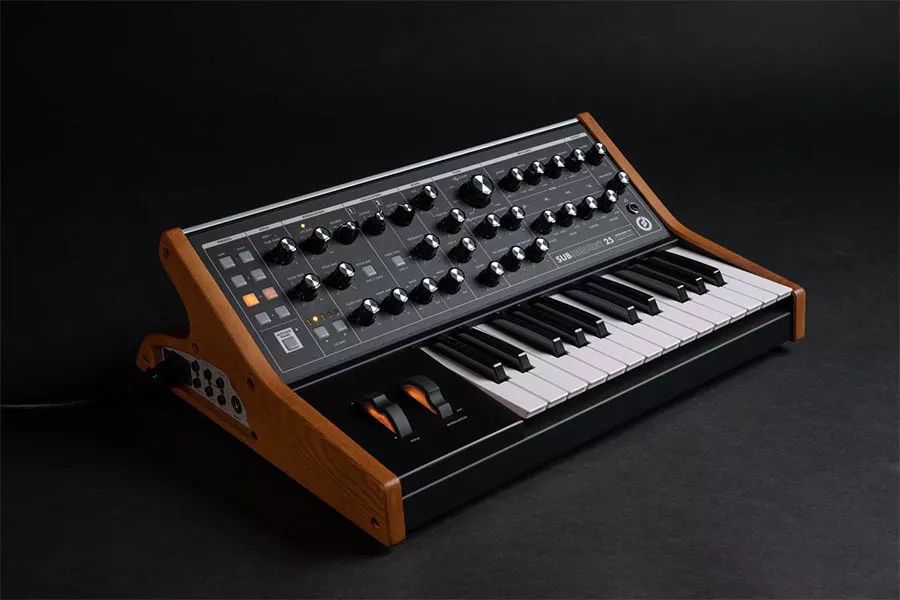 最灵活的全尺寸moog模拟合成器subsequent25隆重登场