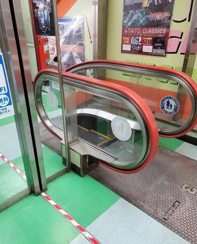 世界最短扶梯,只有两级!