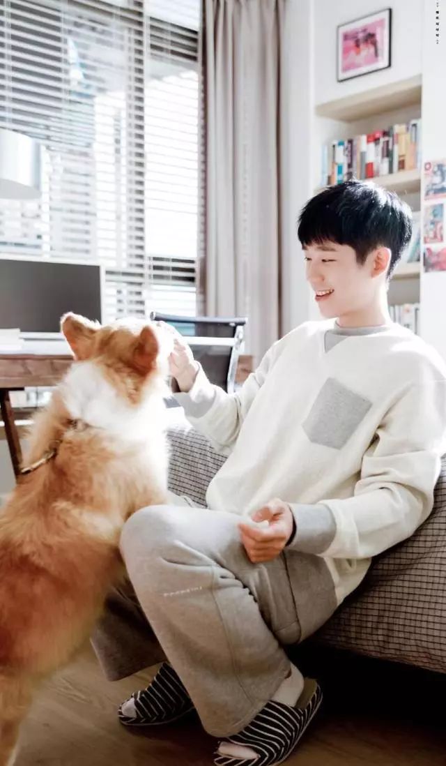 小奶狗丁海寅最全ins私照合辑快收藏