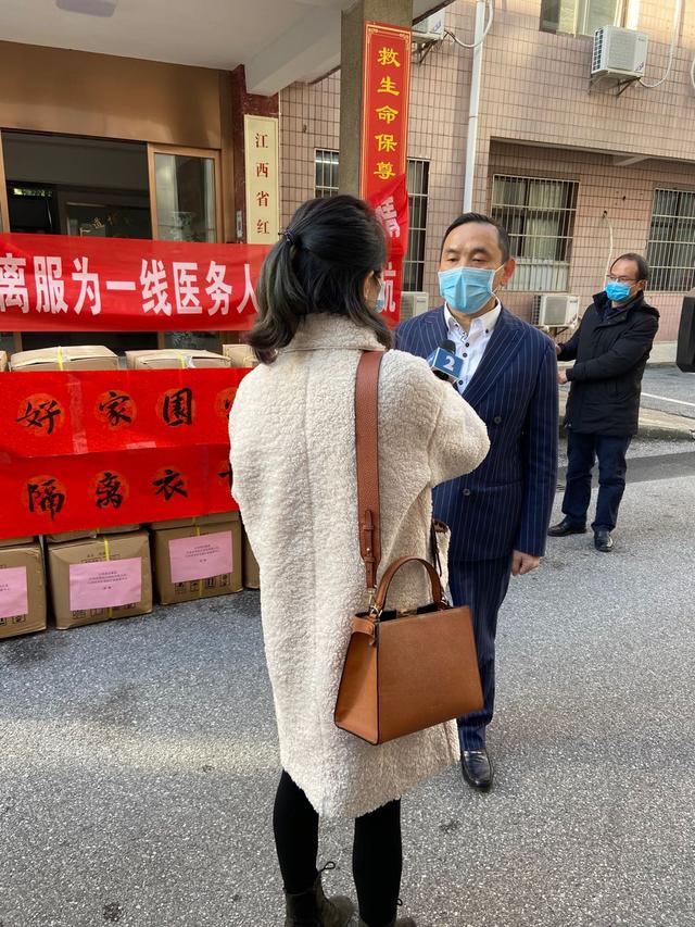 周坊集团董事长周晓华表示,为充分发挥民营企业的作用,履行好企业公民