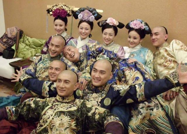 爷的角色设定,都曾斩获无数观众芳心,韩栋演的毒蛇九爷偏偏最不讨巧