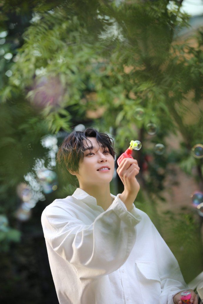 金圣柱生日快乐愿平安顺遂未来繁花与共