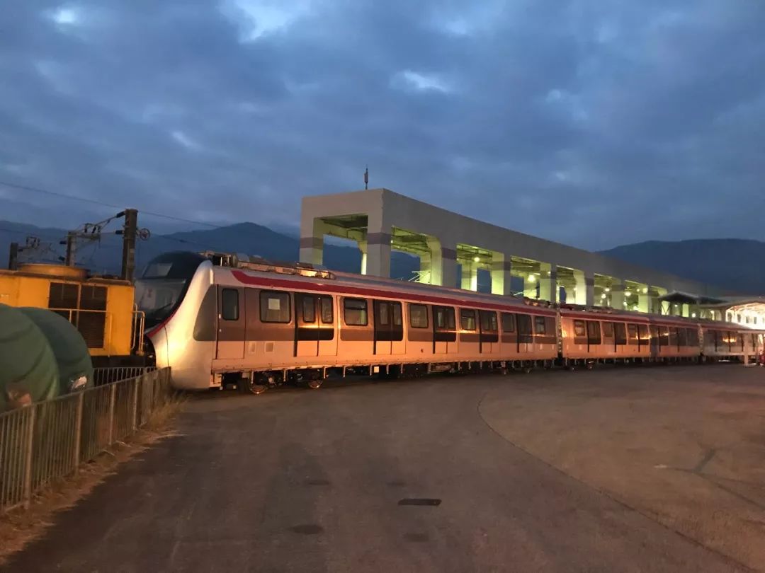 香港地铁屯马线一期通车中车产品再次闪耀登场